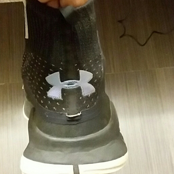 Curry 4s - Picture 2 of 4